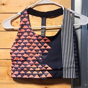 Victoria Secret Sports Bra Size Medium